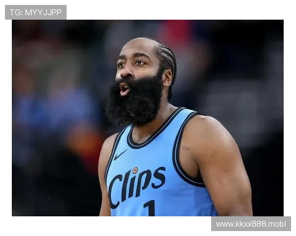 快船拒湖人逆转小卡24分